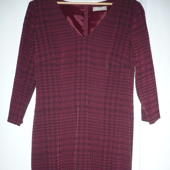 Luxurious Pomegranate Red Houndstooth Velvet Burnout Midi Shift Dress - Picture 5 of 9